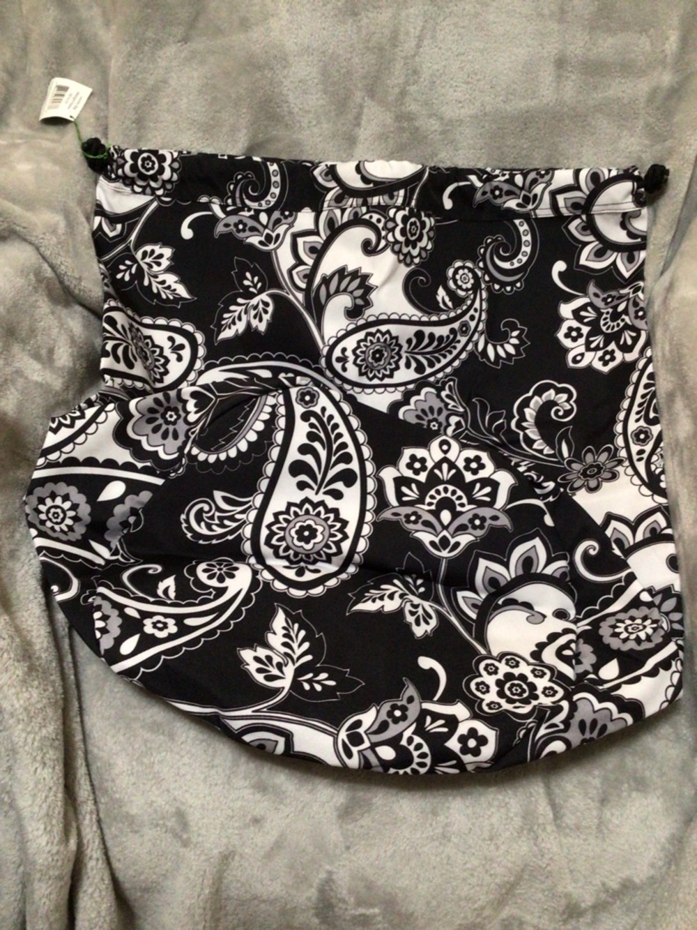 Vera Bradley Black & White Paisley Extra Large Laundry Bag with Shoulder Strap - Picture 5 of 7